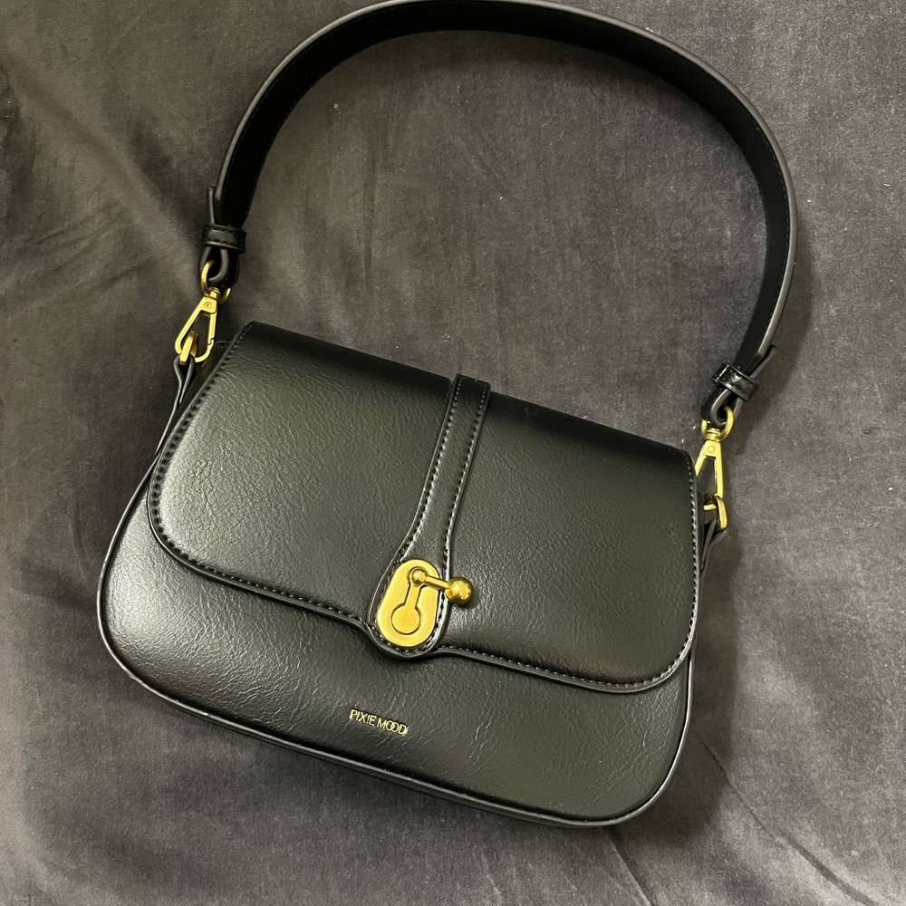 (Like *NEW*) Pixie Mood Athena Saddle Bag